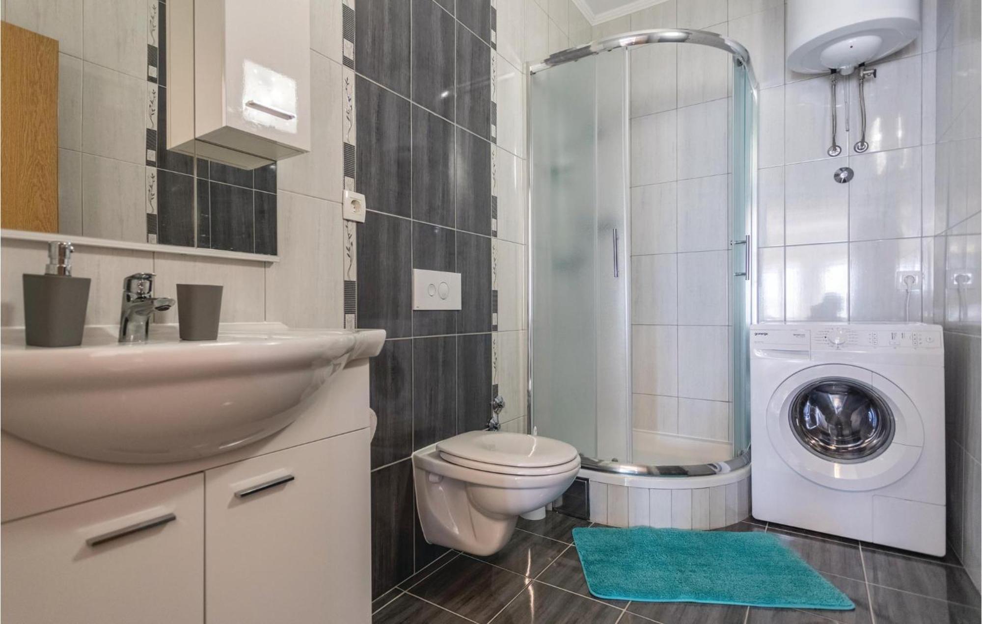 1 Bedroom Amazing Apartment In Komarna Klek Exterior photo